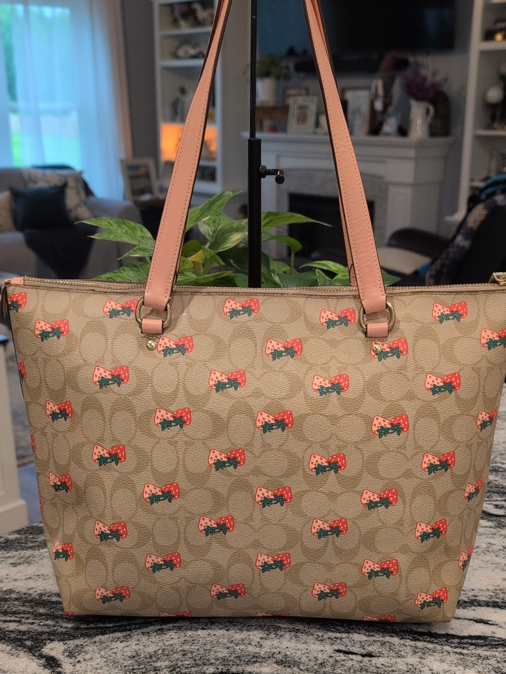 Coach Gallery Tote in Signature Canvas with Strawberry Print - Picture 3 of 7